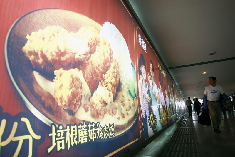 同样是肯德基，为何美国饮料无限续，到了国内就只剩续咖啡了？同样是肯德基，美国饮