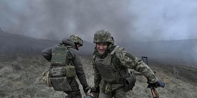 难怪俄乌打了4年，美媒公开后普京才知道，美军“杀死”上万俄军很多人以为战争拖延只