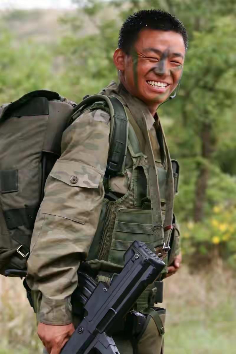 《士兵突击》对你有什么影响？《士兵突击》给我最大的影响就是:学会承受。很