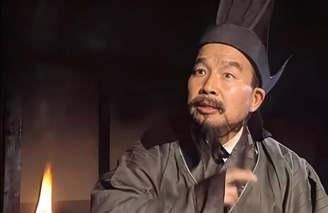 214年，毒士贾诩正在家中会客，突然得到消息谋士荀攸病逝，贾诩脸色大变，赶忙撵走