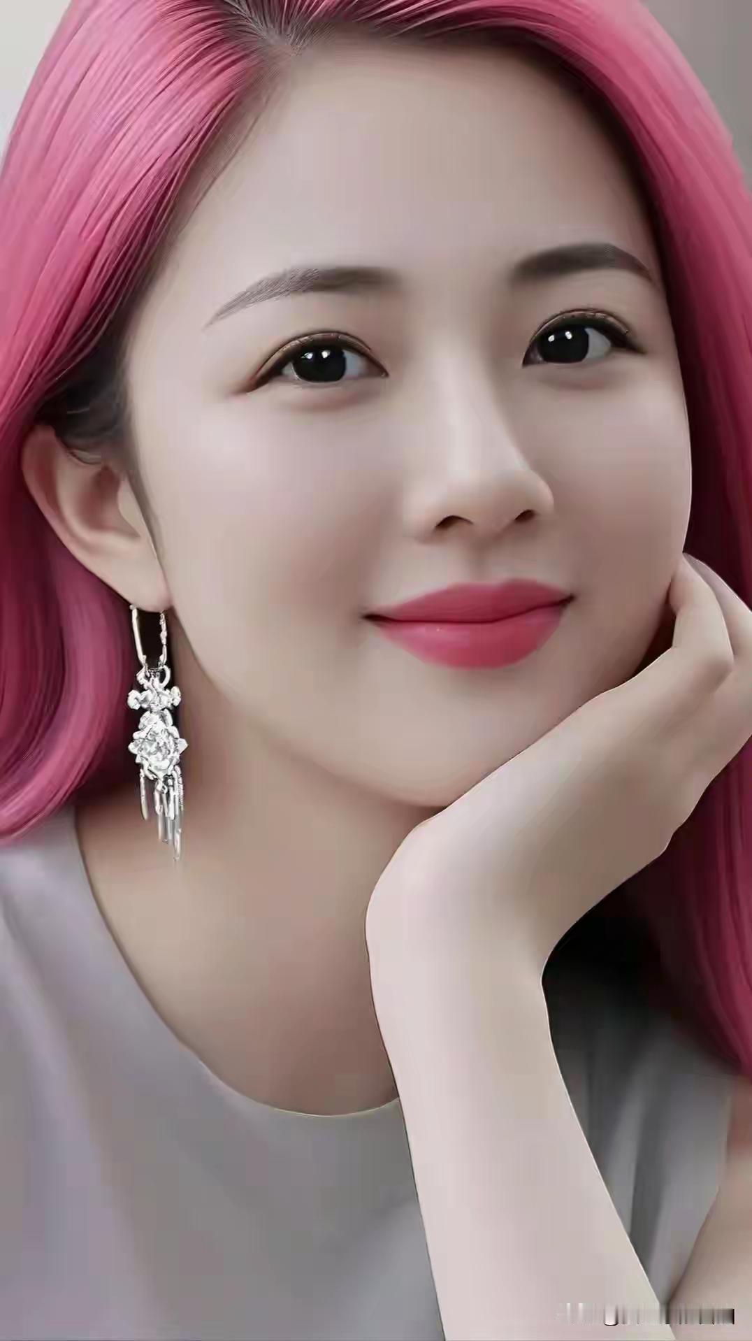 粉嫩少女心，甜美笑容，闪耀耳环，温柔可人！💖✨