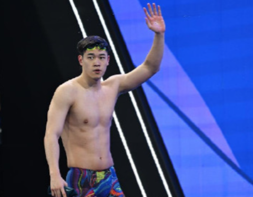 11月10日是第十五届全国运动会正式开幕后的首个比赛日，12个项目将产生33枚金