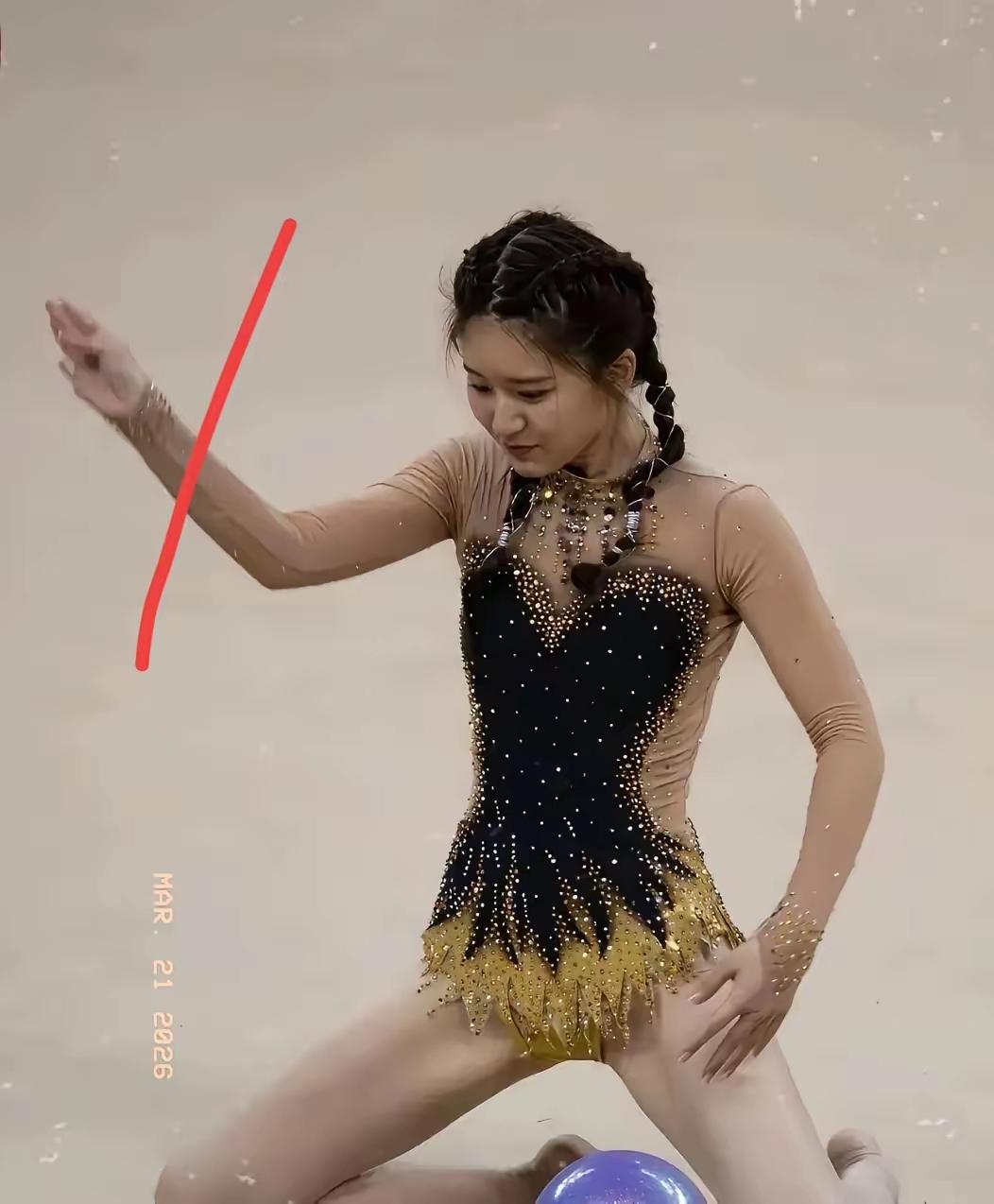 赵露思从小美到大，难怪人家能做明星，这建模，男生看了想入非非，女生看了羡