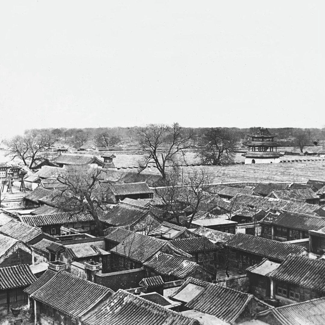 微小说大赛清代同治年间，京城有家“清风茶馆”，生意红火。茶馆有个老伙计，姓刘，人