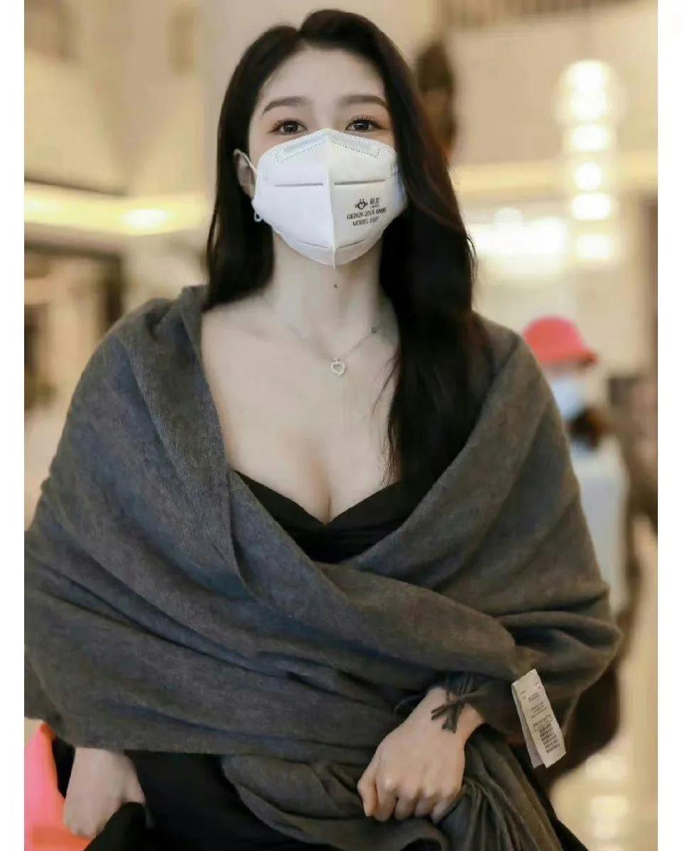 关晓彤的这个状态是发胖还是丰满？还是单纯的骨架比较大？