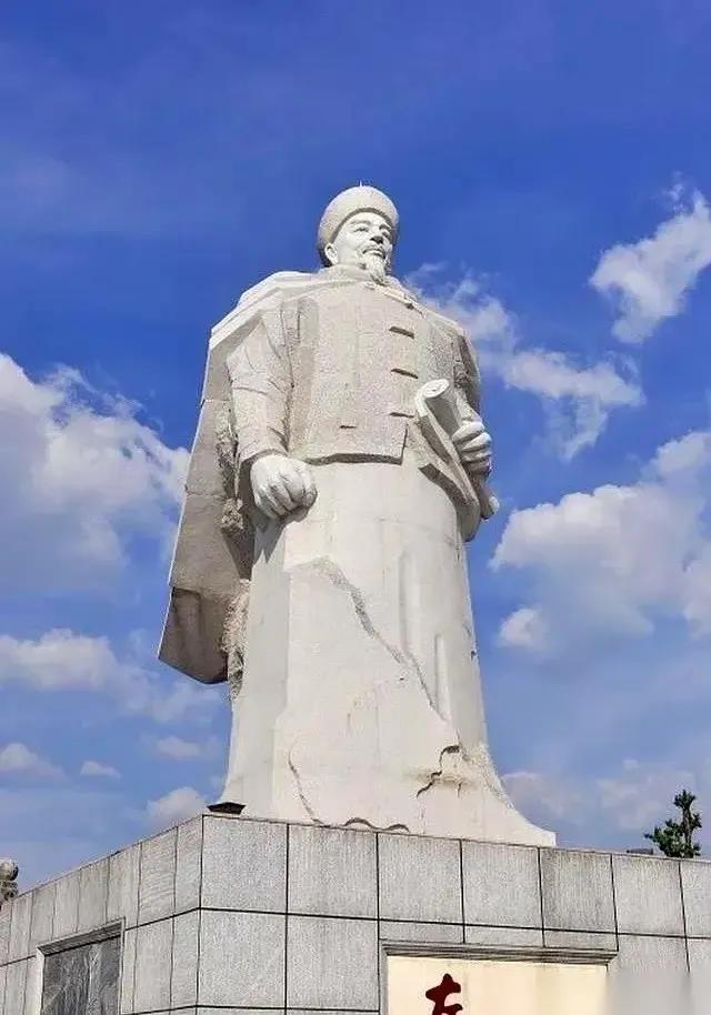 74岁的左宗棠死了。消息递到紫禁城，慈禧心里大概盘算了一下：封疆大吏，国之重