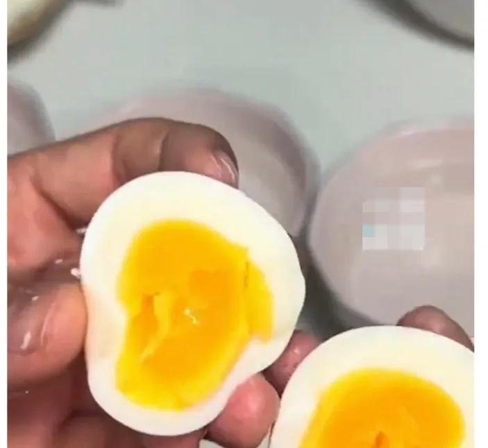 很多人肯定好奇为什么抖音“煮蛋仙人”只需两天评论涨粉百万？不是因为他一天吃4