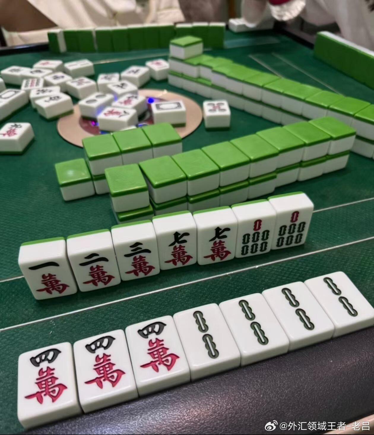 胡[墨镜]​​​