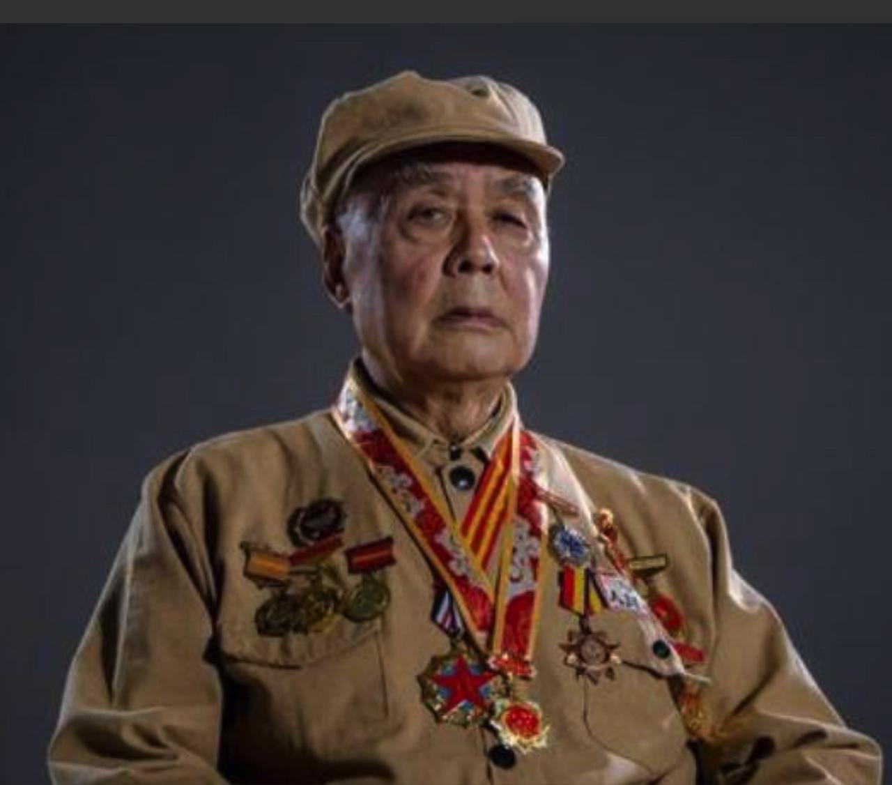 1952年,16岁小战士上甘岭尿急，情急之下往炮管撒了泡尿，竟意外救下全连战友，