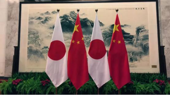 日本迎来经济至暗时刻，日元狂泻刷新40年新低，砸几百亿美元干预全打水漂，一众商界