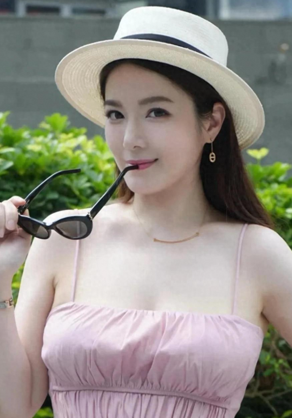 41岁前TVB女星苟芸慧离婚后状态大勇，母爱泛滥即将复出