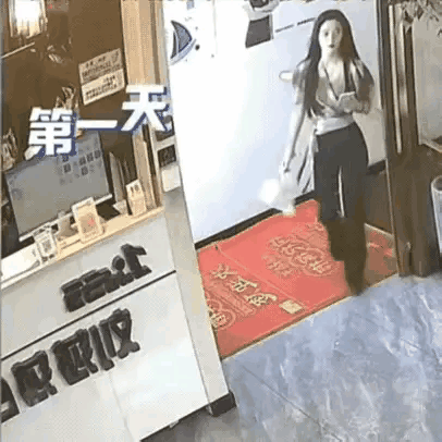 就有个疑问，每天换一套衣服要洗吗？