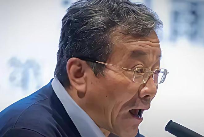 社会最大的腐败并非今日这个贪官贪了一亿，明日那个贪官贪了两亿。毕竟，此类贪污对社