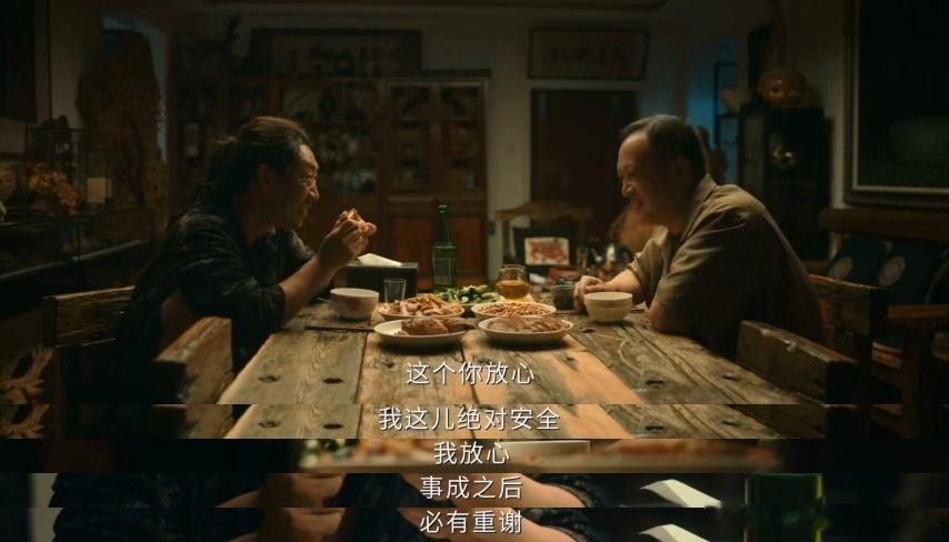 田曦薇新剧遇到流氓😤面对流氓刘背步步紧逼气场压迫，李茜丝毫没有胆怯退缩，镇定自
