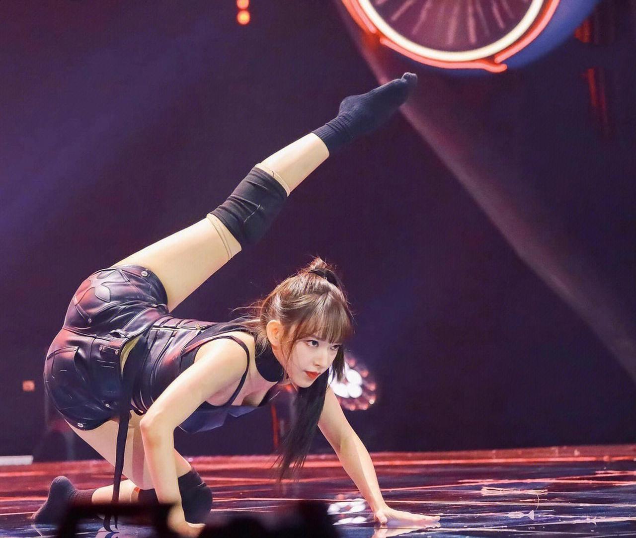 还用说嘛，一张图就能封神