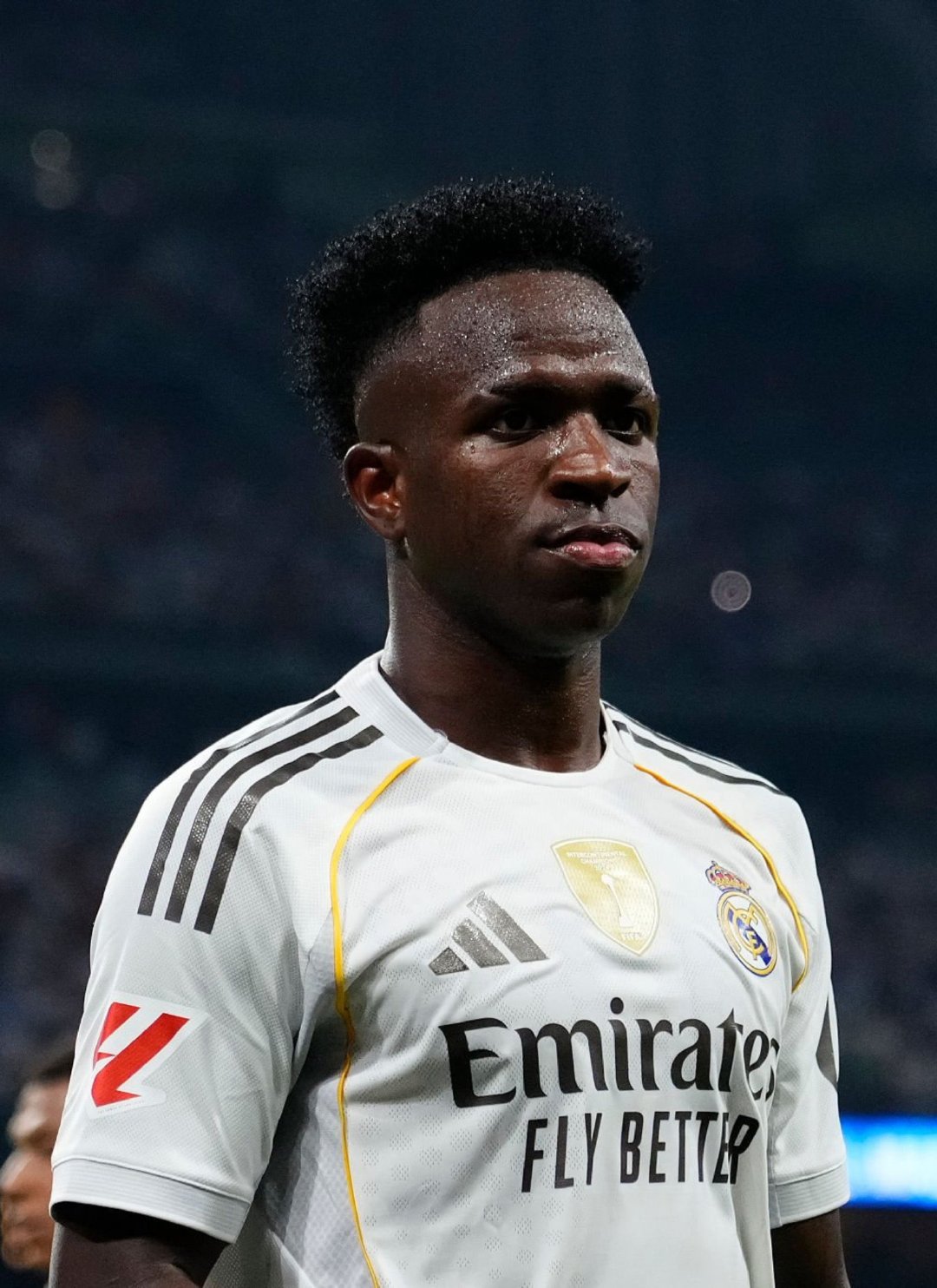 MarcosBenito：威尼修斯下赛季留在皇马的可能性非常小。有几家英超俱乐