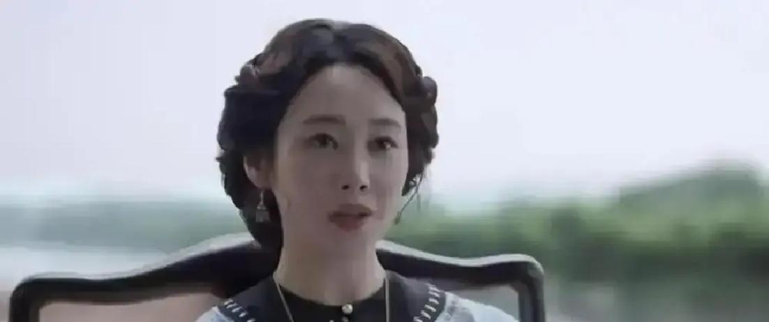 你看过那种商战戏吗？表面斗得你死我活，背地里其实是一伙的。李钦和古平原就这么干了