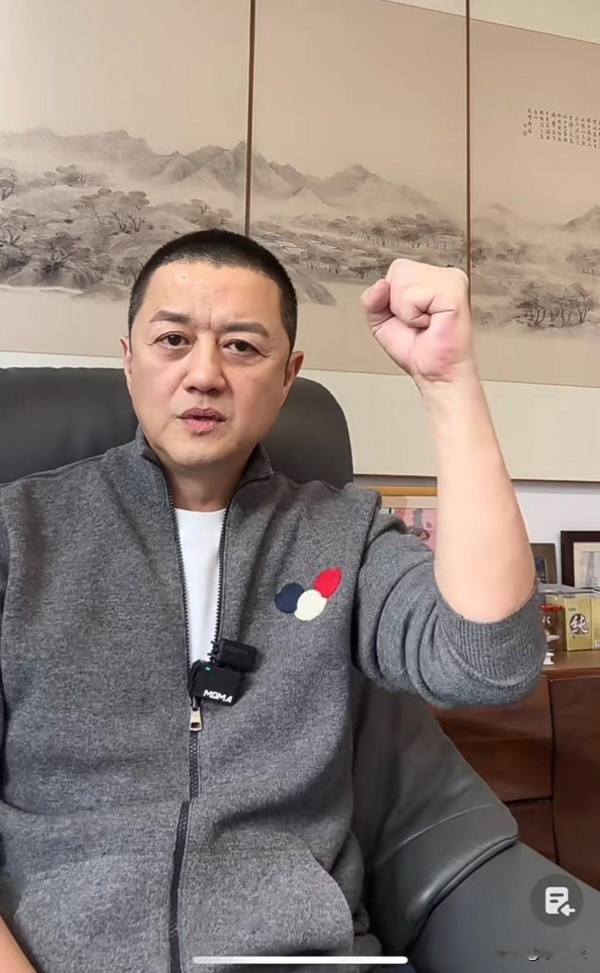 李亚鹏终于回应了关于嫣然儿童医院的事情，直播间的人的感动的纷纷下单。就在今天