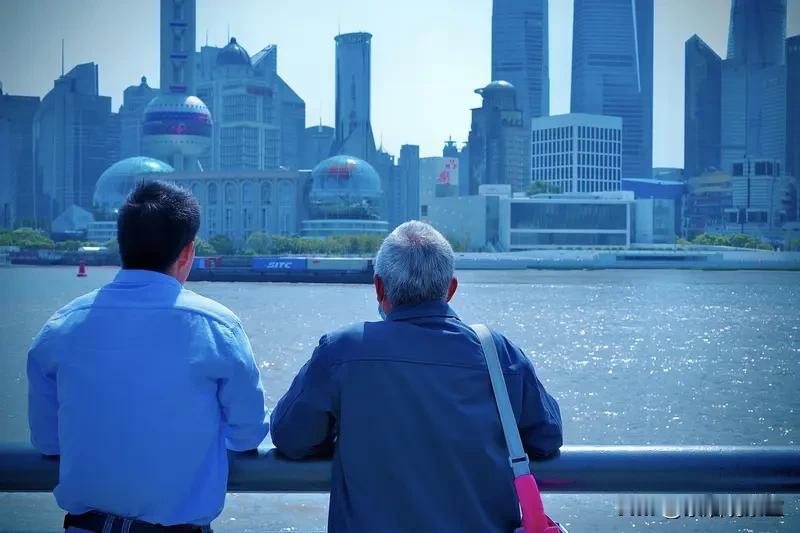 北上广深各地退休老人，哪里的才最有烟火气、最接地气？答案太意外！同样是一线