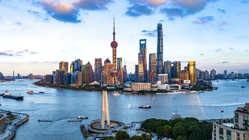 你身边炒股的朋友，聊起宏观政策、技术指标来头头是道，个个精得跟猴儿似的。没见过哪