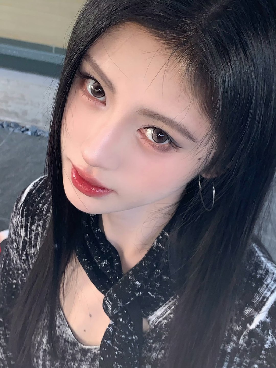 鞠婧祎更新九宫格更新自拍啦，九宫格的幸福鞠婧祎