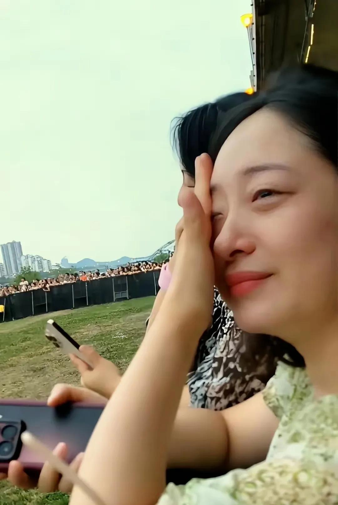 怕你不火才没能埋没！被董宇辉和“丈母娘”们的感情整破防了！这世上竟有一种爱，叫
