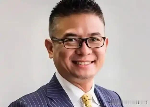 62岁，一身腱子肉，上海猎头圈的大佬庄华说没就没了。死因太荒诞，不是绝症，不