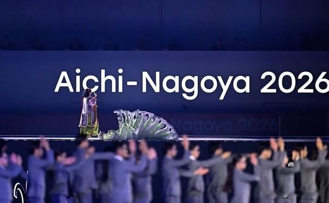 跟杭州亚运会的后勤保障比起来，名古屋亚运会简直没法看，运动员住游轮和集装箱，菜品