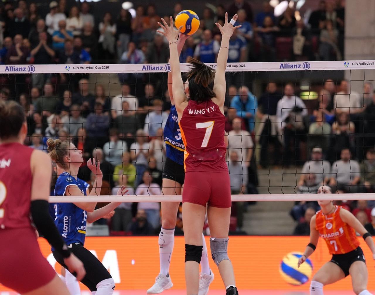 王媛媛单场8拦网，加拉塔萨雷3:2险胜土耳其航空北京时间4月12日，土超5