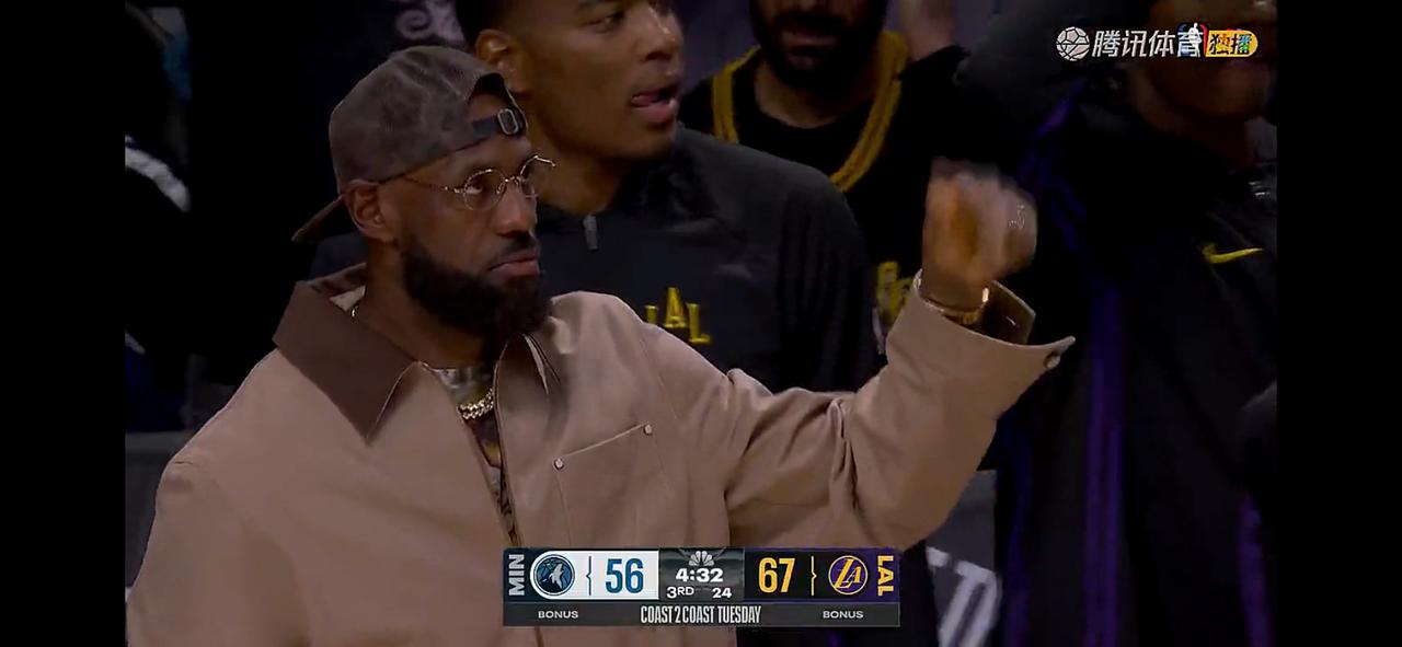 无詹湖人3连胜？他复出不得夺冠啊！尼克斯、森林狼可都是强队，东契奇、里夫斯都