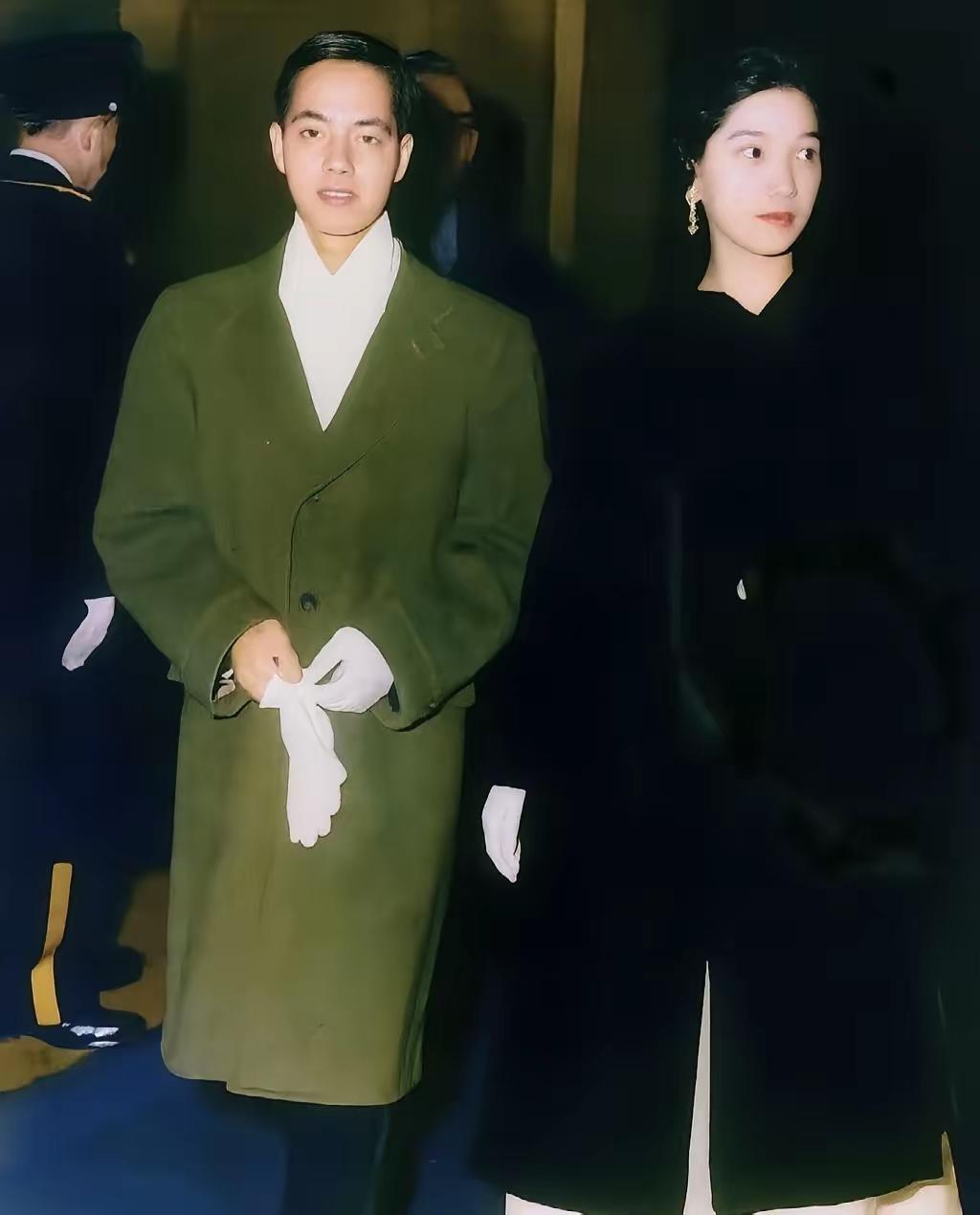 天啊，这个是李政道！旁边的是他夫人秦惠䇹，这个气质，堪比张国荣啊，这个绿色