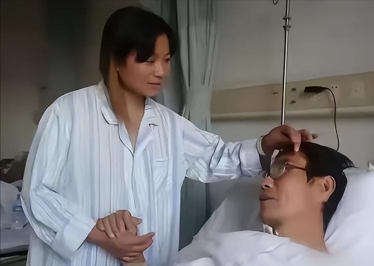 🐰山东一男子查出尿毒症住院1个月，谁知！5个哥姐无人探望！但就在这时