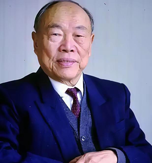 当年著名桥梁专家李国豪力主南京长江大桥修六车道，南京市代表却坚持四车道，最终定为
