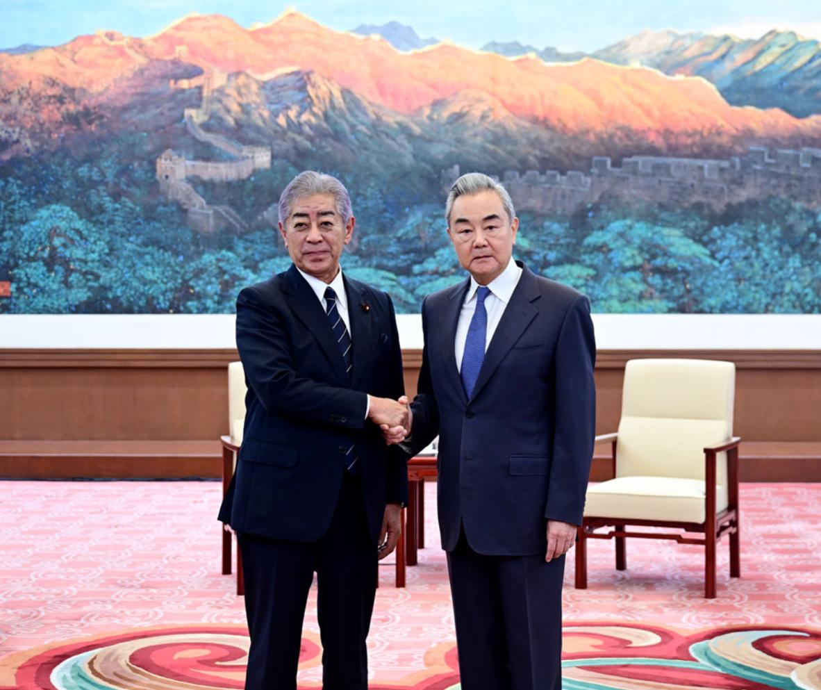 我国外长王毅为什么见日本前外长？9月28日，王毅在北京会见了日本国际贸易促进协会