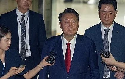 7月10日韩国在野的国民力量党紧急对策委员会委员长兼院内代表宋彦锡就前总统尹锡悦