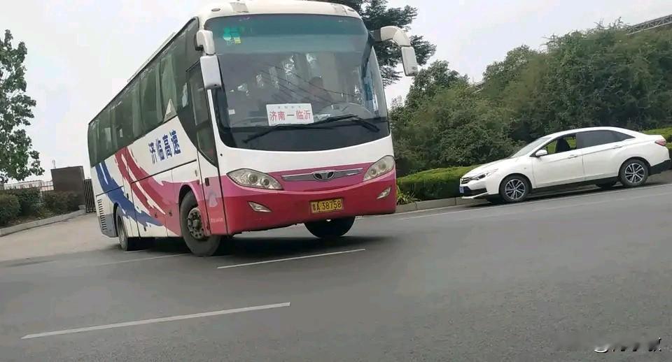 一天二十多班跑青岛，临沂汽运的巅峰你见过吗？依托庞大的人口基数