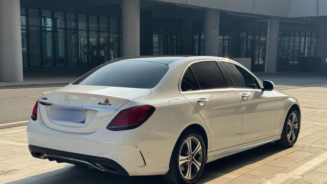 2019款奔驰C260L运动版: 一手准新车, 预算15万体验豪华轿跑!