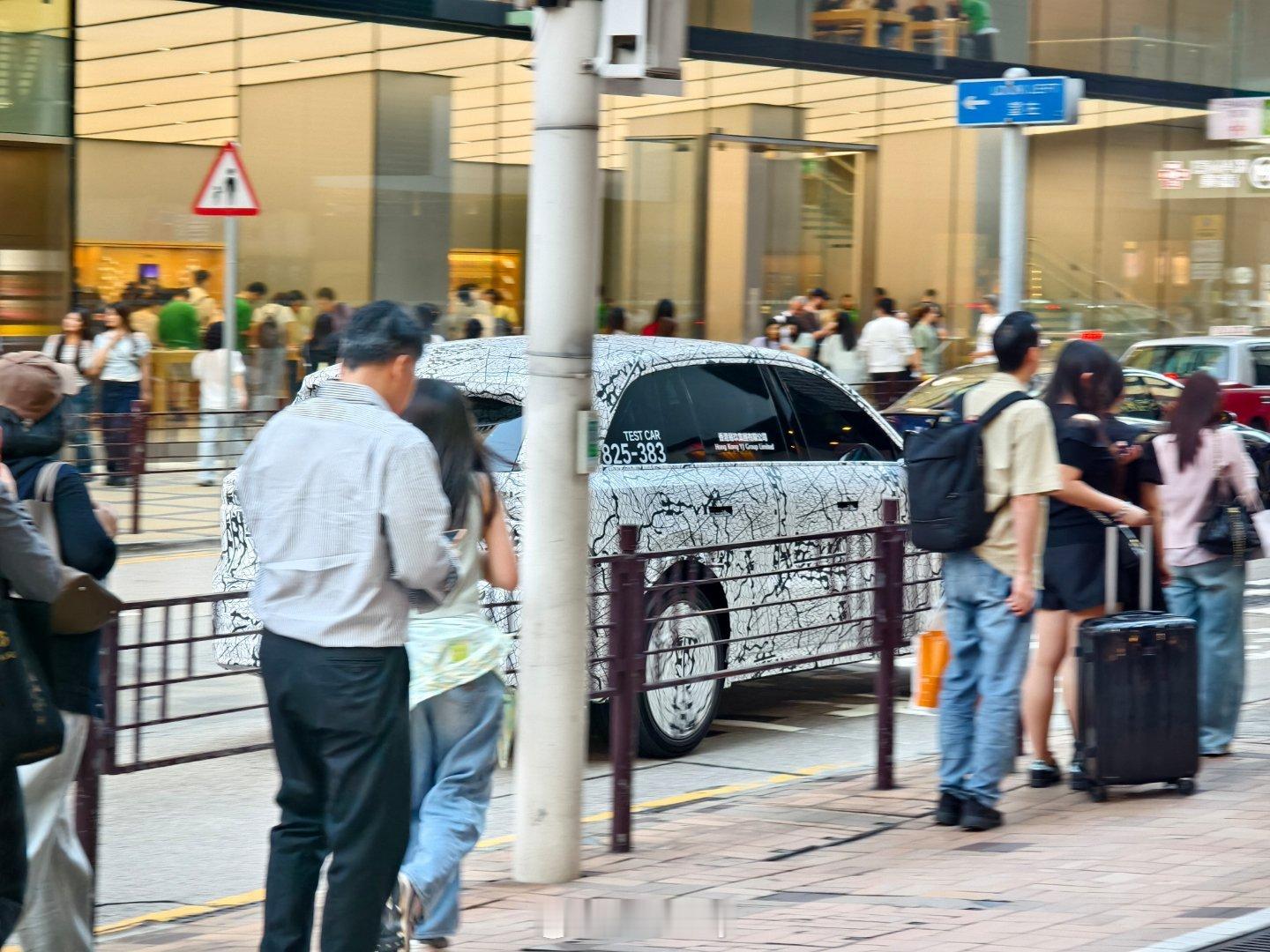 理想L8Livis伪装测试车在香港，所以理想汽车下一步要进军右舵市场了？理想汽