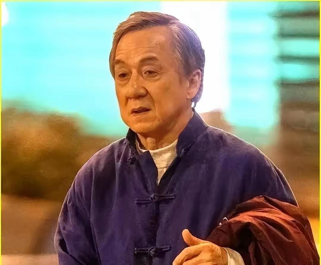 最近，71岁的成龙上了热搜。​不是丑闻，比丑闻更震撼。他当着镜头坦然承认了自己