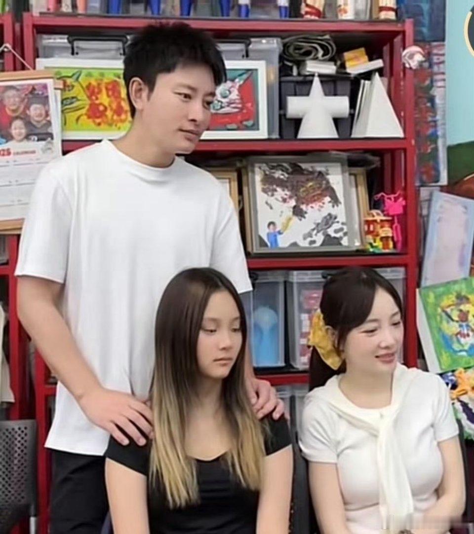 贾乃亮一家去特殊学校支援不是贾乃亮要直播卖货也不是甜馨要出道，而是特殊学校是