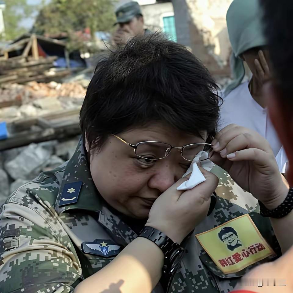 又哭了韩红为什么热衷做慈善?韩红在公益慈善领域的贡献有哪些