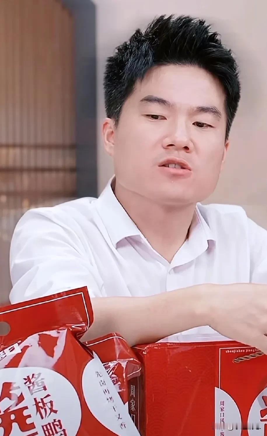 中秋节，董宇辉又给到大家福利啦，与辉同行中秋文艺晚会已经录制完，大家期待，一饱眼
