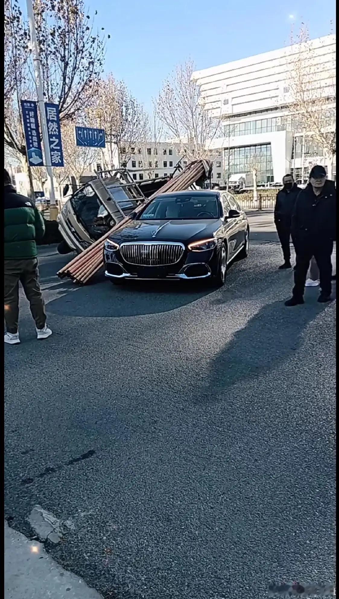 买这么豪的车，提车也不看个好日子吗？