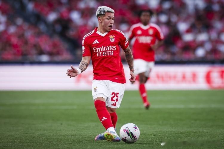 2月19日欧足联已对本菲卡前锋普雷斯蒂亚尼涉嫌种族歧视维尼修斯一事展开调查，体