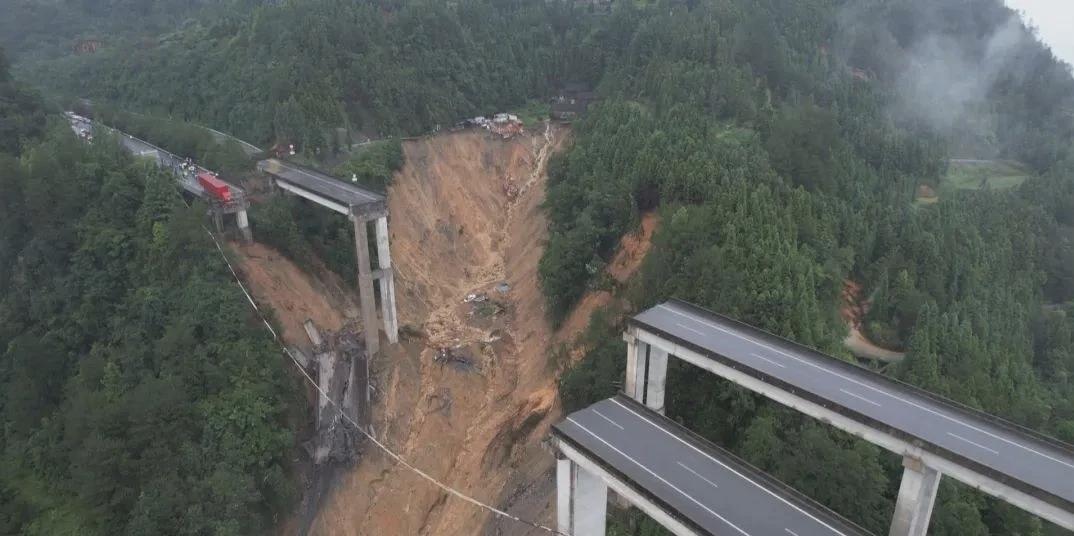 上演工程的奇迹！6个月的时间，厦蓉高速猴子岭特大桥重建完毕！并且为当地还多建了一