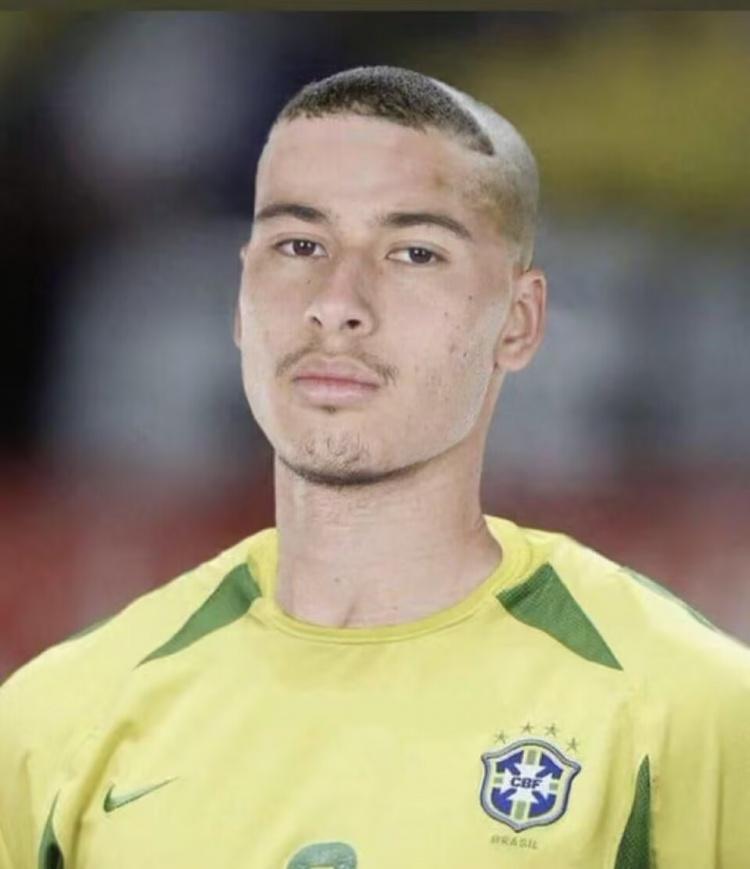 无敌的阿森纳今年会夺得英超和欧冠双冠王吗？我认为很难啊，不是因为大热必死，而是因