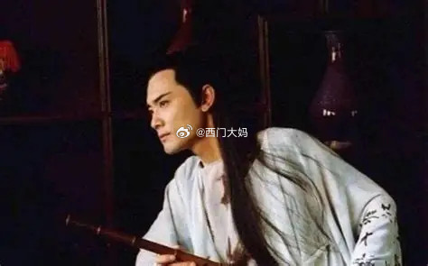 南朝宋的大诗人谢灵运不仅诗写得好，还是个美髯公，胡子长得极其漂亮，这在当时属于极