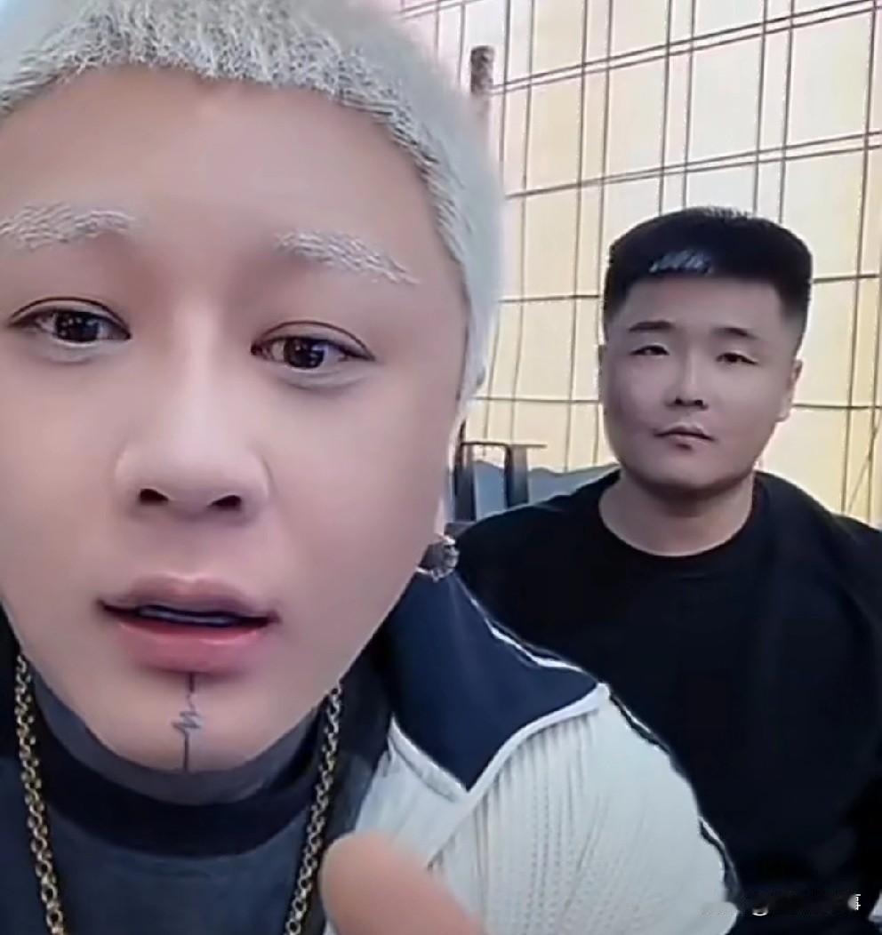 方丈被威胁与粉丝爆发冲突，急眼“下车”停播！方丈办的