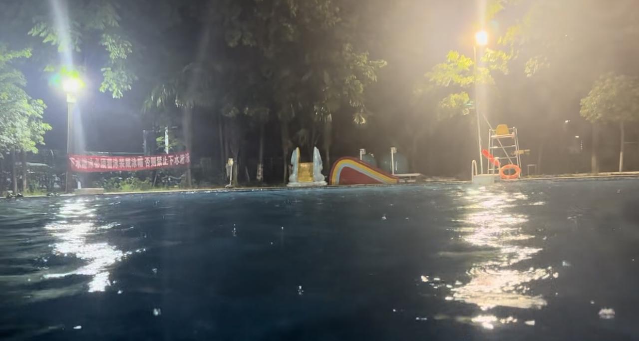 最近我所居住的小区八方小区A区游泳馆，发生了6岁女孩死亡事故。事情目前还在调查中