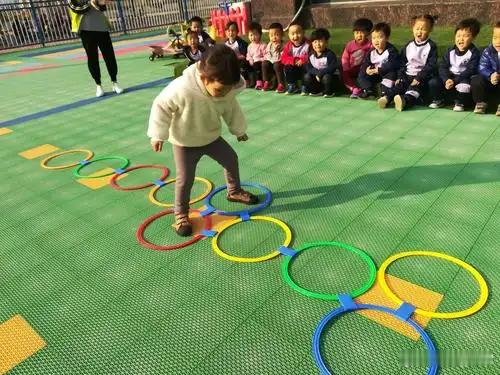 春天疏肝，孩子一年长更高！春属木，通于肝。肝主疏泄，主条达一身气机。孩子肝气舒畅